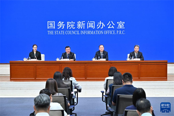 倪虹部長(cháng)答記者問(wèn).jpg